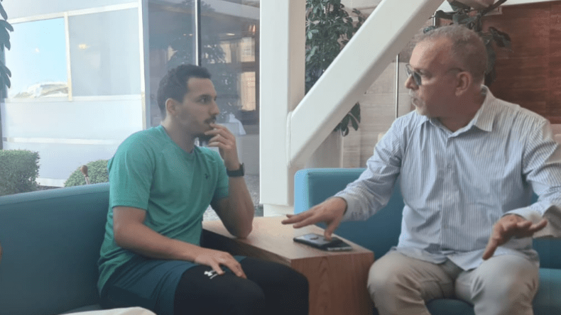 بالصور.. دراجي يزور بن ناصر في مستشفى أسبيتار