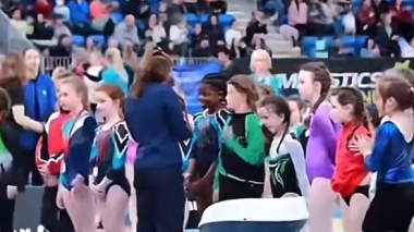 Racisme: Une jeune gymnaste noire se voit refuser une médaille en Irlande(vidéo)