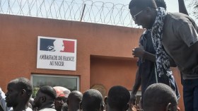 الخارجية الفرنسية تعلن اعتقال أحد مسؤوليها في النيجر
