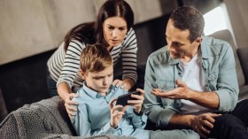 سلوكيات خاطئة يرتكبها أولياء في حق أطفالهم