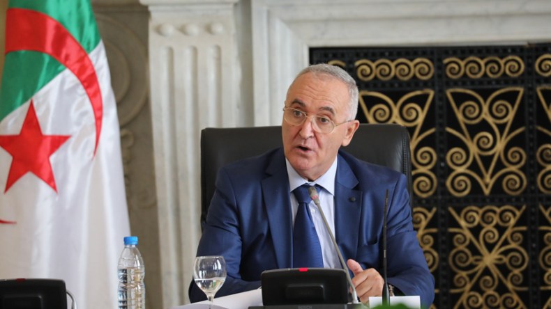 وزير المالية يلتقي بعثة صندوق النقد الدولي إلى الجزائر