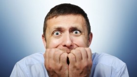 لماذا يخاف الرجال النساء الجميلات؟