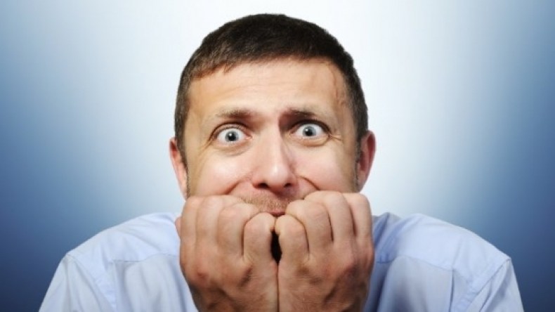 لماذا يخاف الرجال النساء الجميلات؟