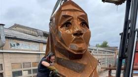 بعد الجدل الذي أثارته الصور.. هذه قصة التمثال الذي يكرّم المحجبات ببريطانيا!