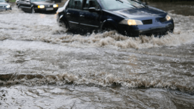 Turquie: Deux morts dans de violentes inondations à Istanbul