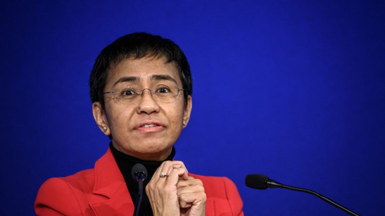 كانت مهددة بدخول السجن.. تبرئة صحفية حاملة نوبل للسلام من هذه التهم!