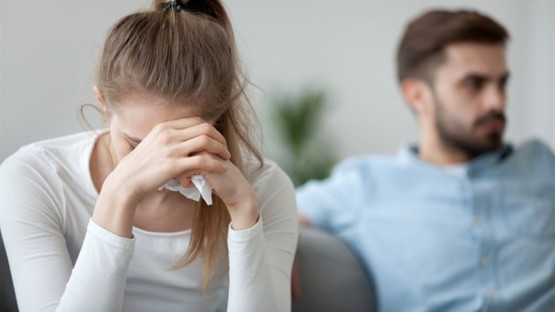 استمرار الزواج بعد الضرر.. كيف ولماذا يتم تجاوز الكلمات والسلوكات المؤذية؟