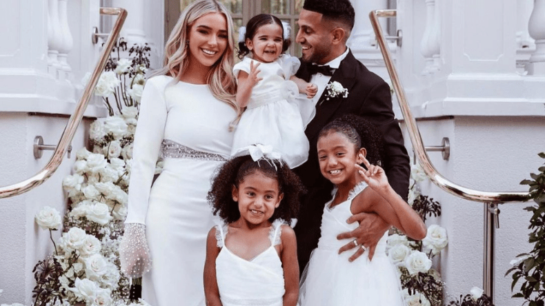 محرز وتايلور.. ميلا أول جزائرية تشهد حفل زفاف والديها!