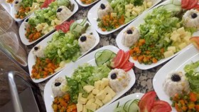 طباخات الأعراس ينافسن طهاة فنادق خمس نجوم