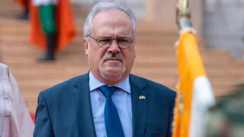 السفير الفرنسي في النيجر يصل إلى باريس