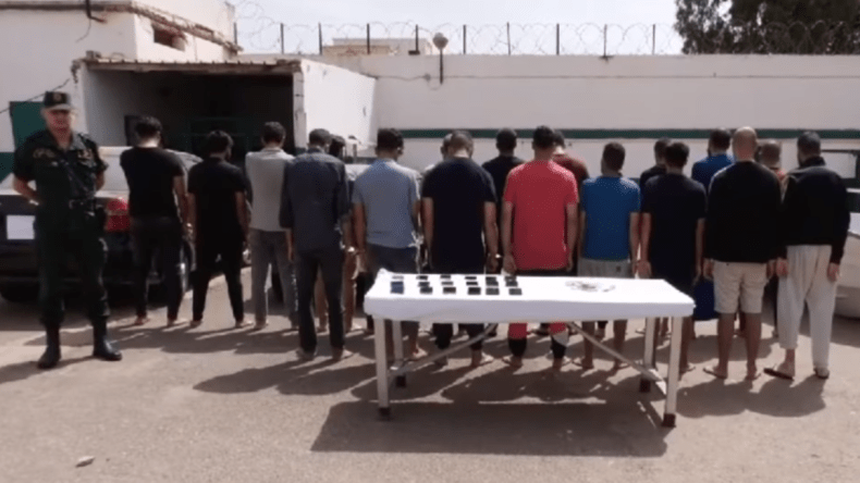 الإطاحة بشبكة إجرامية مختصة في تهريب “الحراقة” بوهران (فيديو)