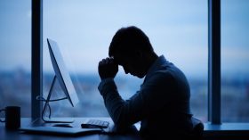 لماذا نشعر بالحزن بعد الإجازة؟