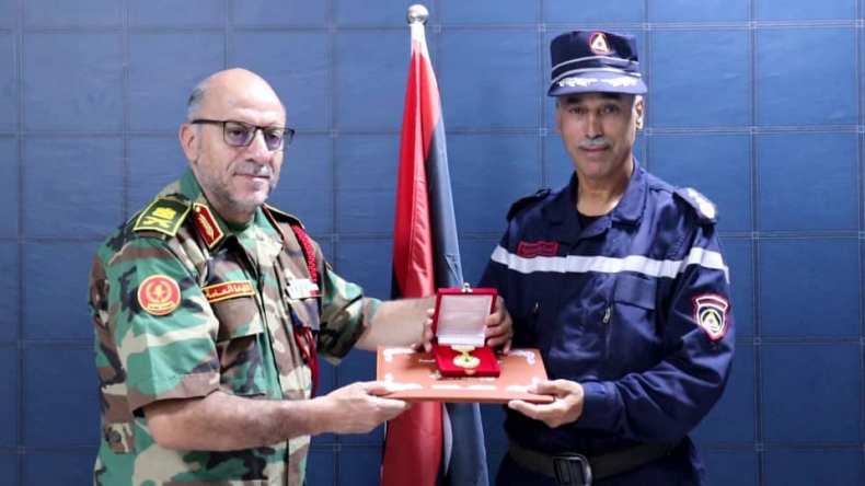 بالصور.. السلطات الليبية تُكرم فريق الحماية المدنية الجزائرية