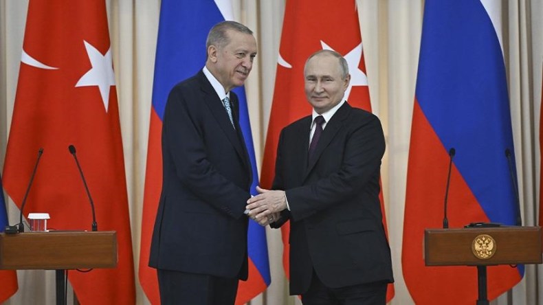 بوتين لأردوغان : روسيا مستعدة لاستئناف مبادرة تصدير الحبوب