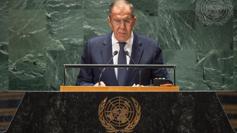 سيرغي لافروف : النظام العالمي الجديد يولد أمام أعيننا