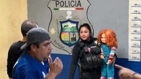 ليست مزحة.. شرطة المكسيك تلقي القبض على دمية