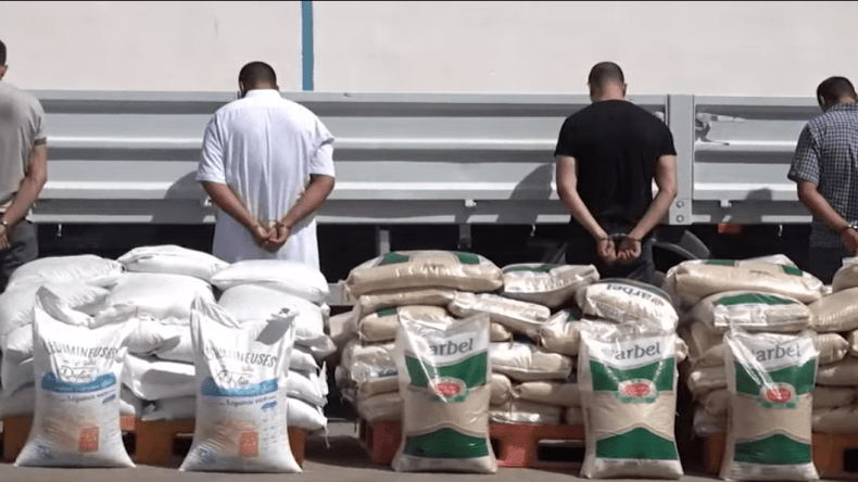 ضبط 46.5 قنطارا من المواد الغذائية الأساسية موجهة للمضاربة بالبويرة (فيديو)