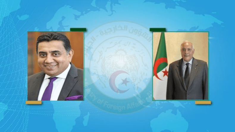 عطاف يتلقى اتصالا هاتفيا من نظيره البريطاني