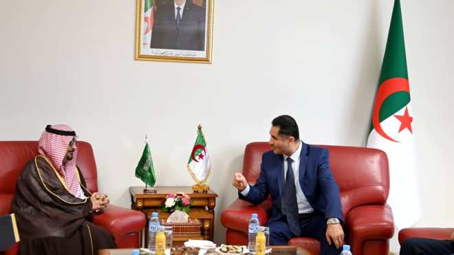 وزير الاتصال يستقبل سفير المملكة العربية السعودية  