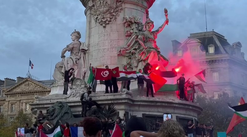 “Palestine vivra”: Une manifestation de soutien aux Gazaouis à Paris – vidéos