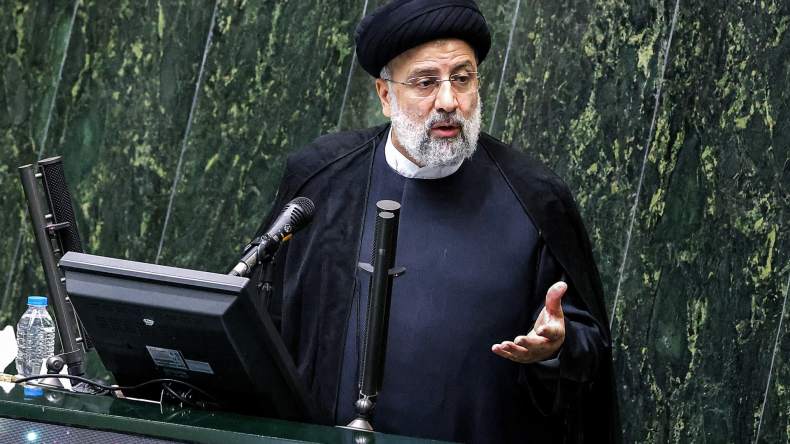 الرئيس الإيراني: هناك مجرم يرتكب جريمته وآخر يحميه في المحافل الدولية
