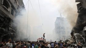 دعما لعدوان الاحتلال.. الاتحاد الأوروبي يعاقب الفلسطينيين