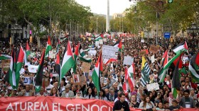 مسيرة في برشلونة رفضا للعدوان الصهيوني على الفلسطينيين