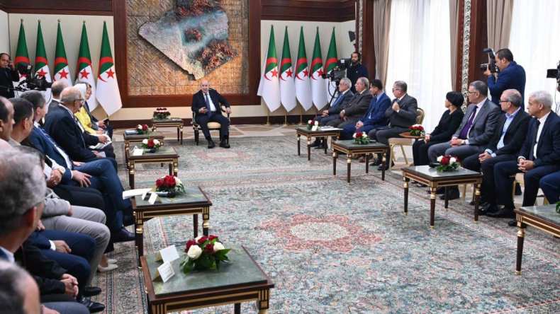 الرئيس تبون يستقبل مسؤولي بعض وسائل الإعلام الوطنية