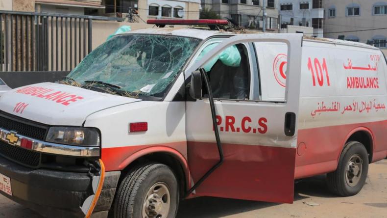 استشهاد 4 مسعفين بعد “قصف مباشر” لقوات الاحتلال