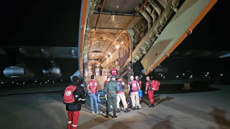 انطلاق أولى الطائرات العسكرية المحملة بالمساعدات الإنسانية إلى غزة (فيديو)