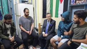 الوزير بداري يزور طلبة فلسطينيين في بن عكنون