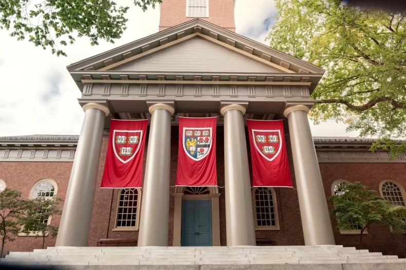 Des associations d’Harvard tiennent Israël pour «responsable des violences qui se déroulent»