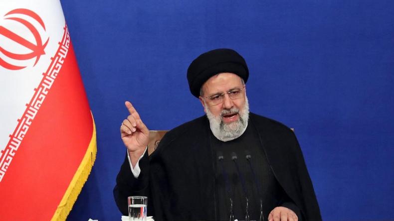 الرئيس الإيراني: لن نستجيب لدعوة الولايات المتحدة بعدم التدخل في “الصراع بين فلسطين وإسرائيل”