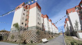 عدل تنشر بلاغا هاما لمكتتبيها الراغبين في استلام شققهم