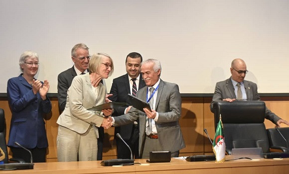 Energies renouvelables: signature d’un contrat de coopération algéro-allemand