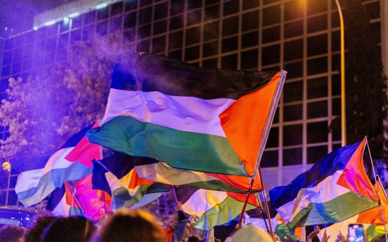 “Macron complice, Israël assassin”, scandent les manifestants à Paris (VIDEO)