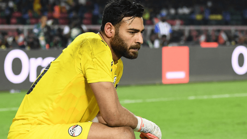 حارس منتخب مصر يتحدث عن ودية الجزائر ويقارن بين صلاح ومحرز
