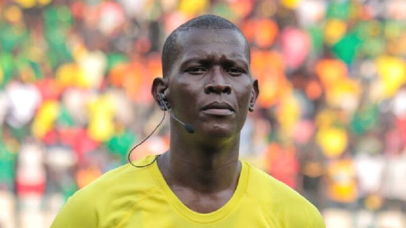 شرطي لِإدارة مباراة الجزائر والصّومال