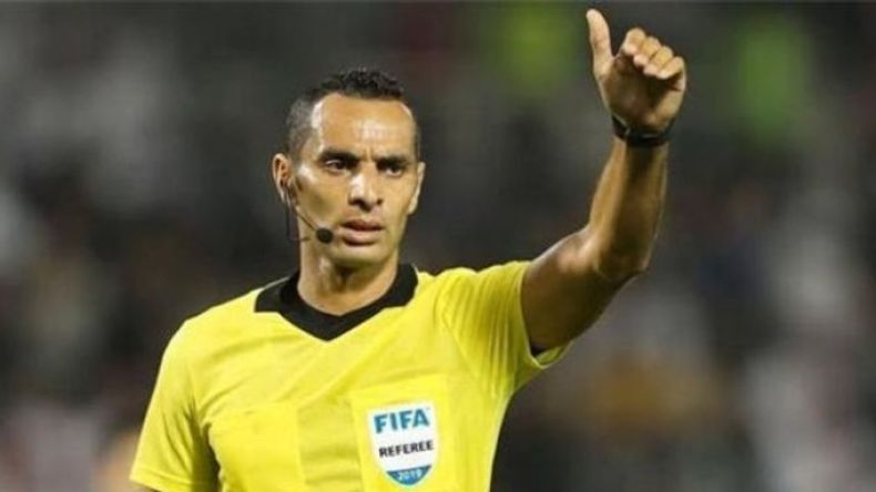 بِالفيديو: الحكم غربال يطرد لاعبا بعد دقيقة ونصف فقط من انطلاق المباراة!