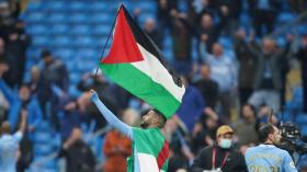 محرز يُوضّح معنى نصرته للقضية الفلسطينية