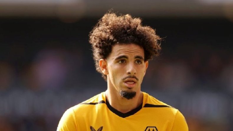 مدرب ولفرهامبتون: جنون آيت نوري يُبهرني