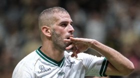 بِالفيديو: سليماني يُبدع بِرأسياته في البرازيل