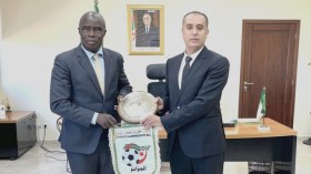 سفير كوت ديفوار يلتقي بِرئيس “الفاف” عشية البطولة الإفريقية