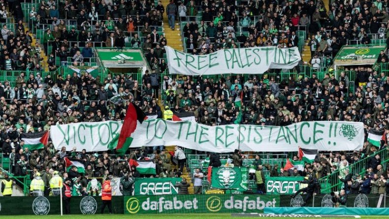 بِالفيديو والصّور: جماهير سلتيك الأسكتلندي تُجدّد دعمها للقضية الفلسطينية