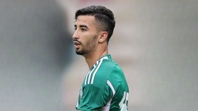 صحيفة بلجيكية: عمّورة وزنه من ذهب.. يتفوّق على هالاند ويقترب من مبابي