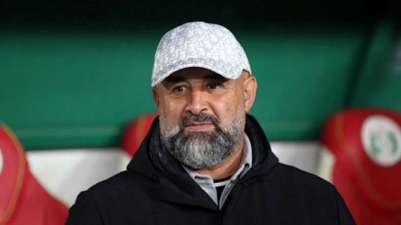 المدرب بن شيخة يرمي المنشفة