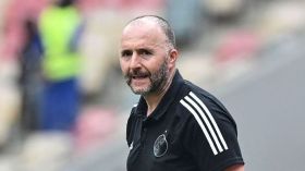 قدوم بلماضي إلى أرض الوطن