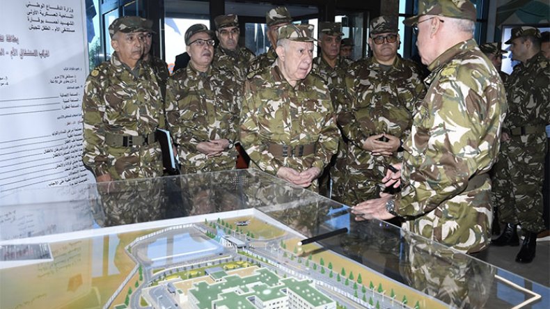 يجب توفير التكفل الطبي الجيد بالمستخدمين العسكريين وذويهم