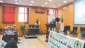 باحثون يسلطون الضوء على أعمال المسرحي صالح لمباركية