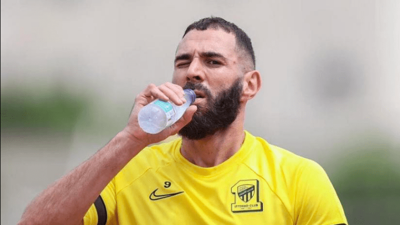نائبة فرنسية تطالب بسحب الجنسية من كريم بن زيمة (فيديو)